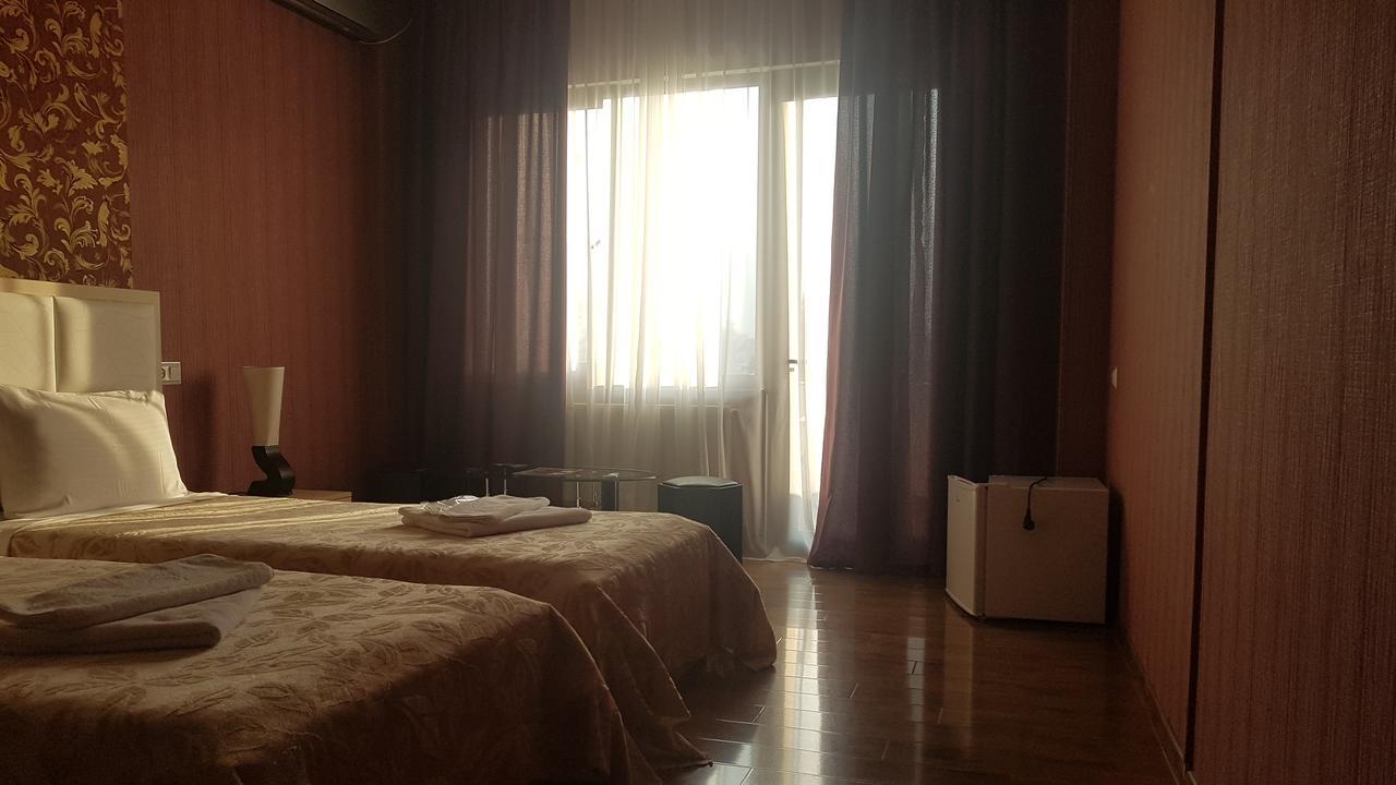 Hotel Stal+ Tbilisi Bagian luar foto